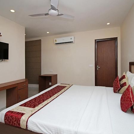ניו דלהי Oyo Hotel Blu Pebbles Near Delhi Airport מראה חיצוני תמונה