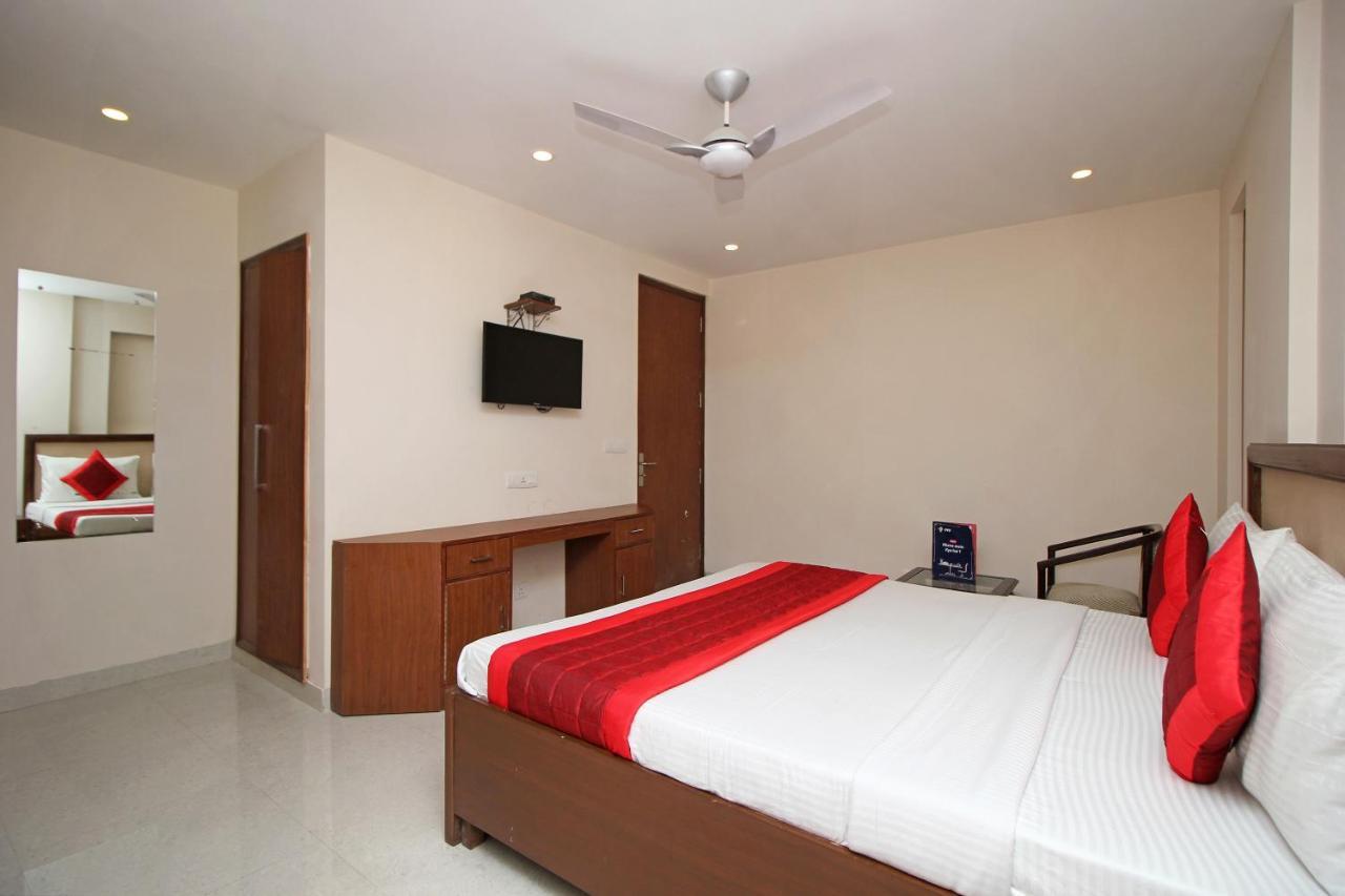 ניו דלהי Oyo Hotel Blu Pebbles Near Delhi Airport מראה חיצוני תמונה