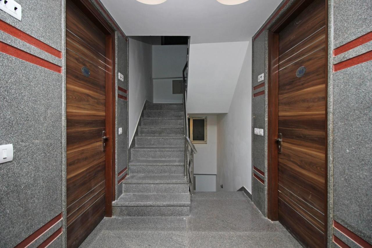 ניו דלהי Oyo Hotel Blu Pebbles Near Delhi Airport מראה חיצוני תמונה