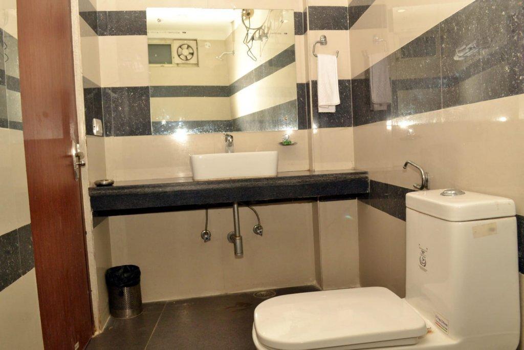 ניו דלהי Oyo Hotel Blu Pebbles Near Delhi Airport מראה חיצוני תמונה