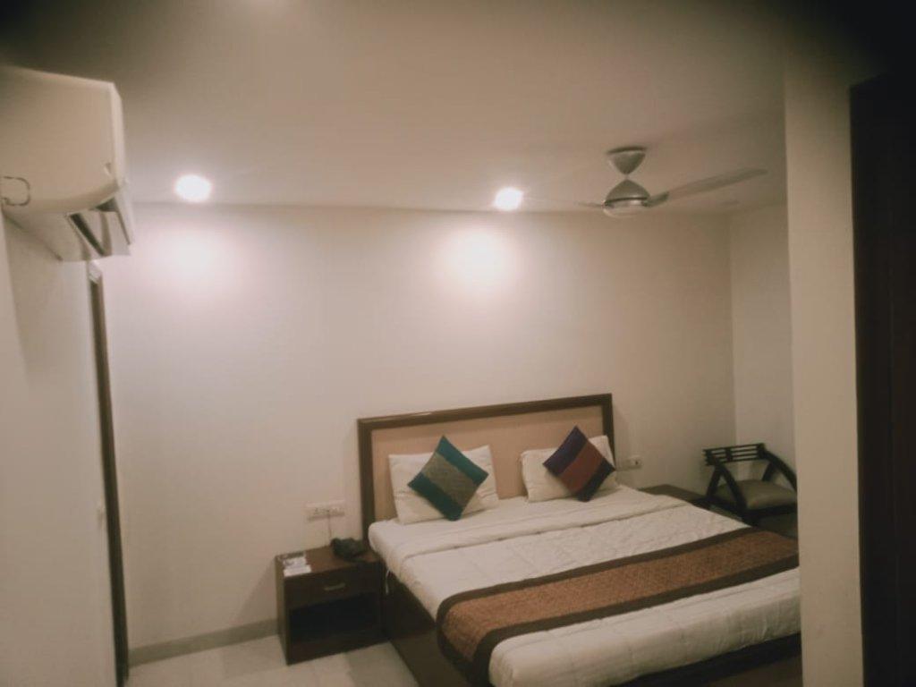 ניו דלהי Oyo Hotel Blu Pebbles Near Delhi Airport מראה חיצוני תמונה
