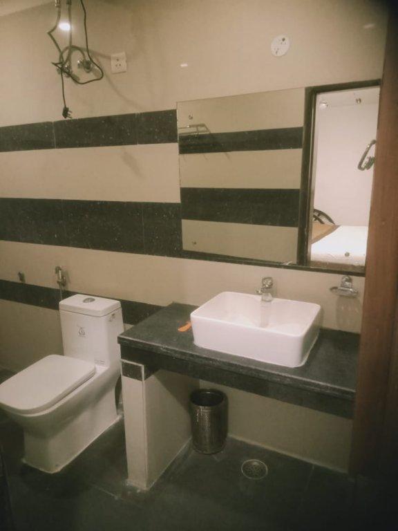 ניו דלהי Oyo Hotel Blu Pebbles Near Delhi Airport מראה חיצוני תמונה